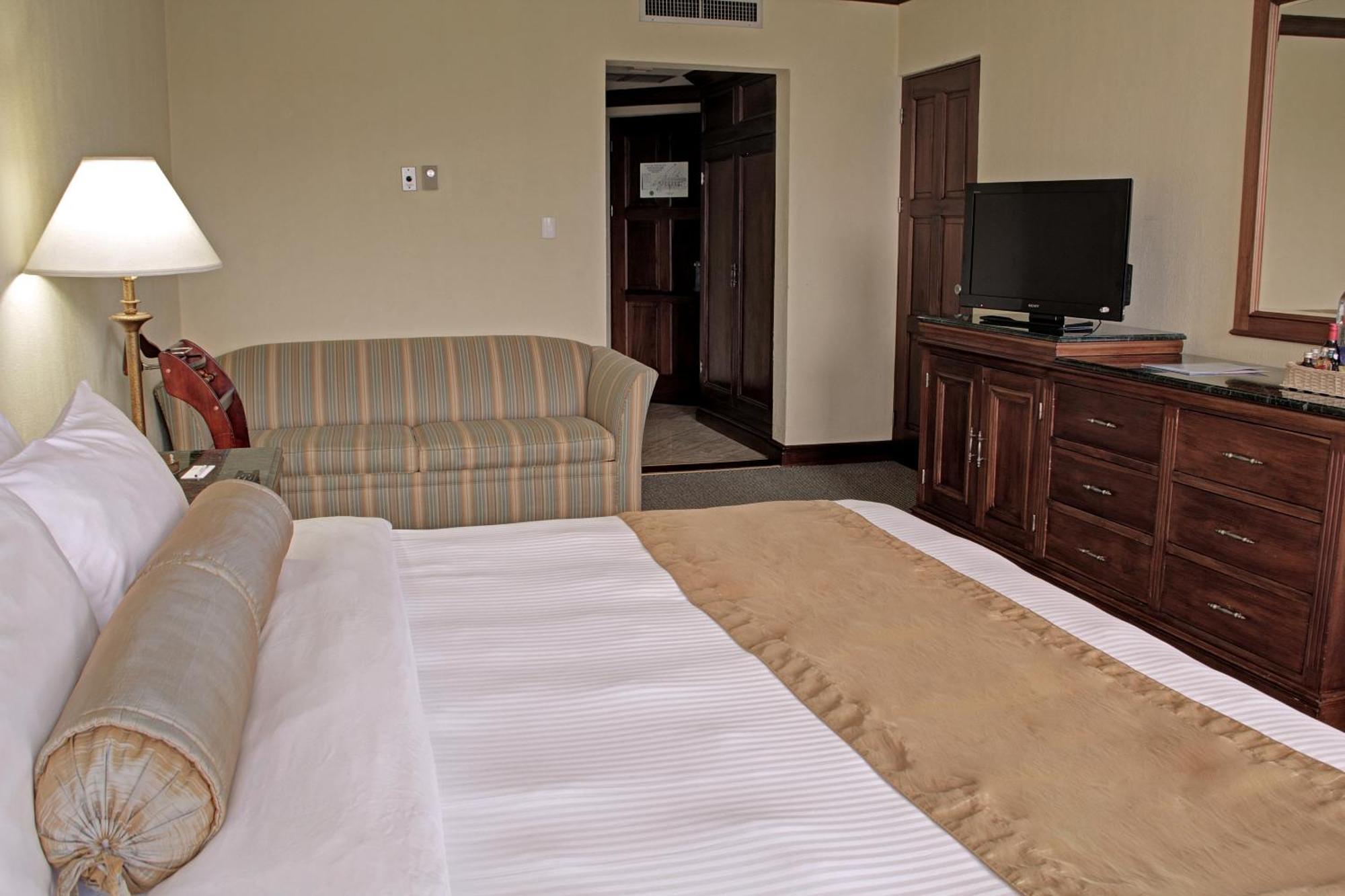 Wyndham San Jose Herradura Eksteriør bilde A room at the hotel
