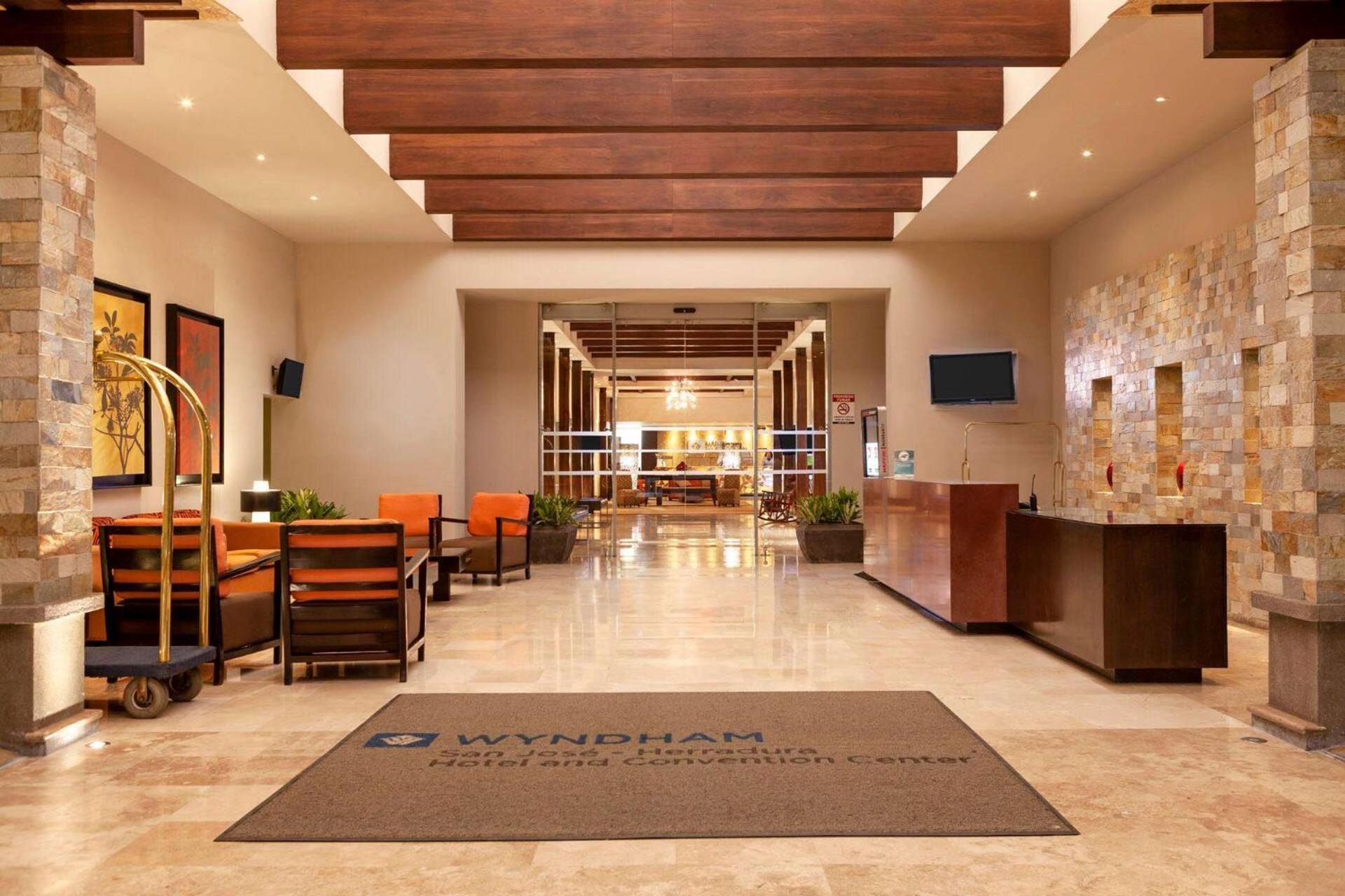 Wyndham San Jose Herradura Eksteriør bilde Lobby of the hotel