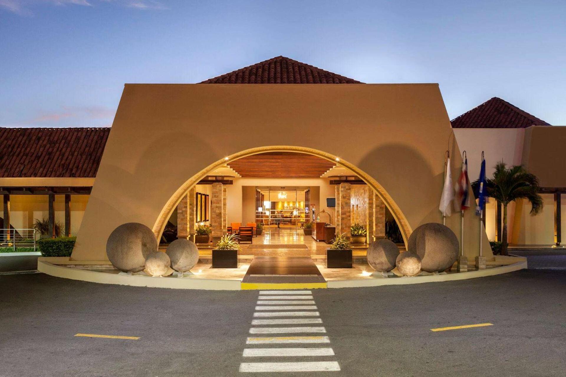 Wyndham San Jose Herradura Eksteriør bilde The entrance of the hotel